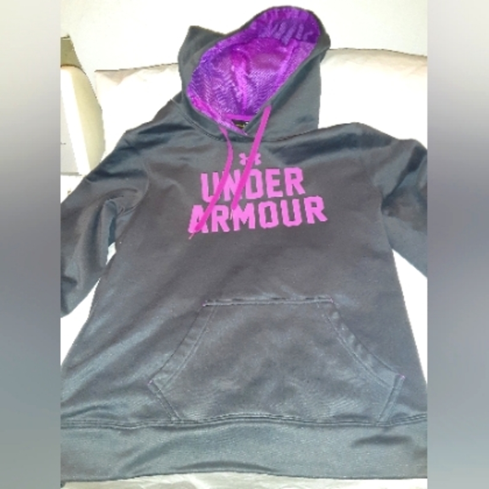 Under Armour hoodie size large